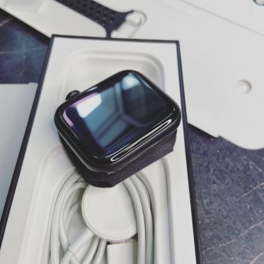 Apple Watch S5 44мм
